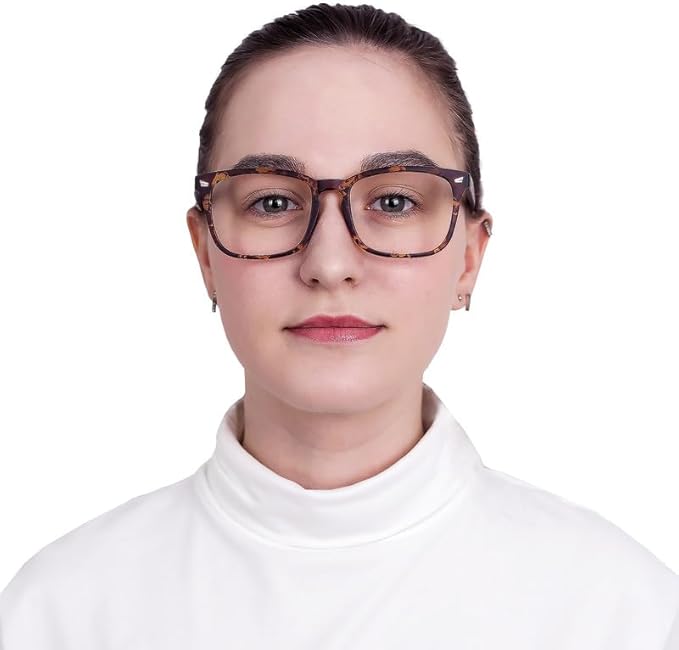 YEIN Bifocal Reading Glasses with Blue Light Blocking Lenses, Bifocal Reader for Women and Men, Vintage Square frame with Spring Hinge (+0.75/+3.25 magnification)
