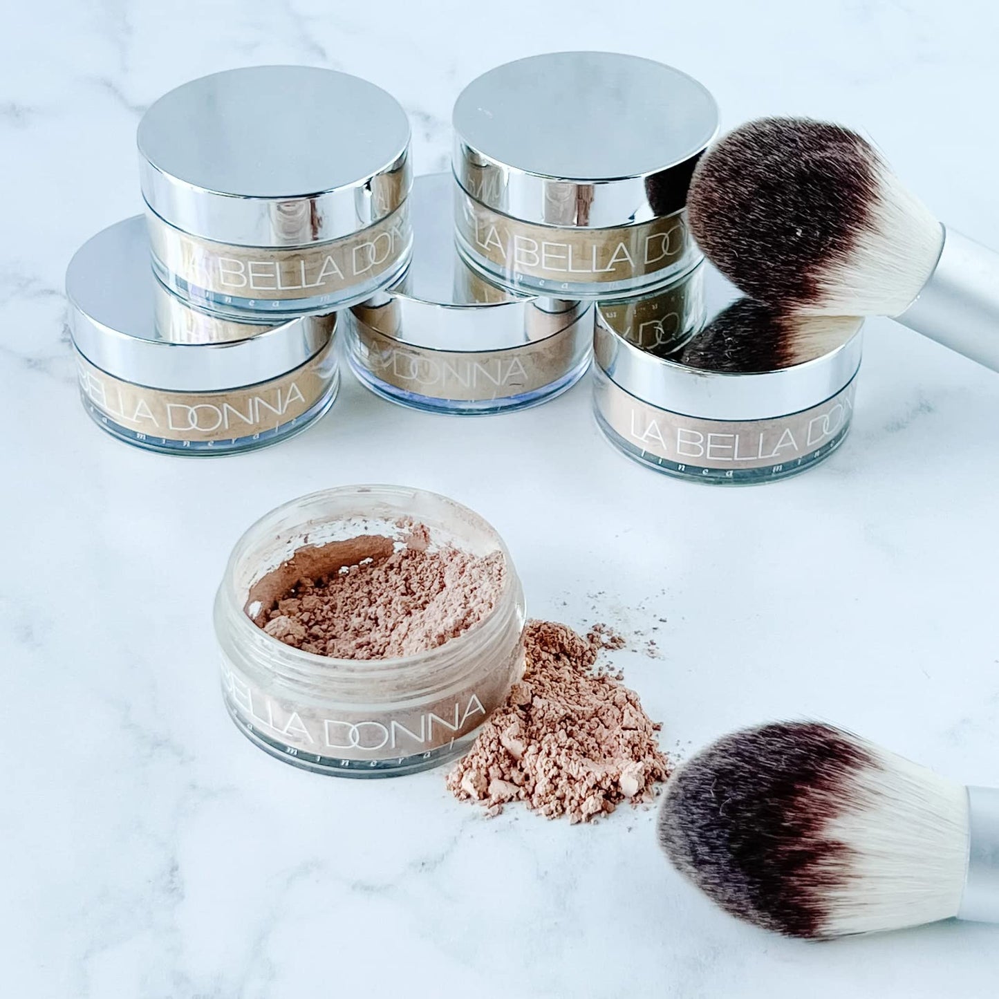 La Bella Donna Loose Mineral Foundation, Non-Chemical SPF50, Only 4 Ingredients, Reef-Safe, Non-Nano, Natural Mineral Makeup with Sun Protection | 10g | Light Amber