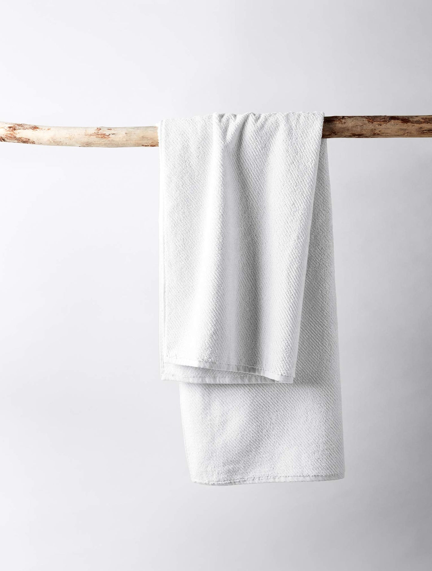 Coyuchi Air Weight Organic Towels, Bath Towel - Alpine White (27" x 54")