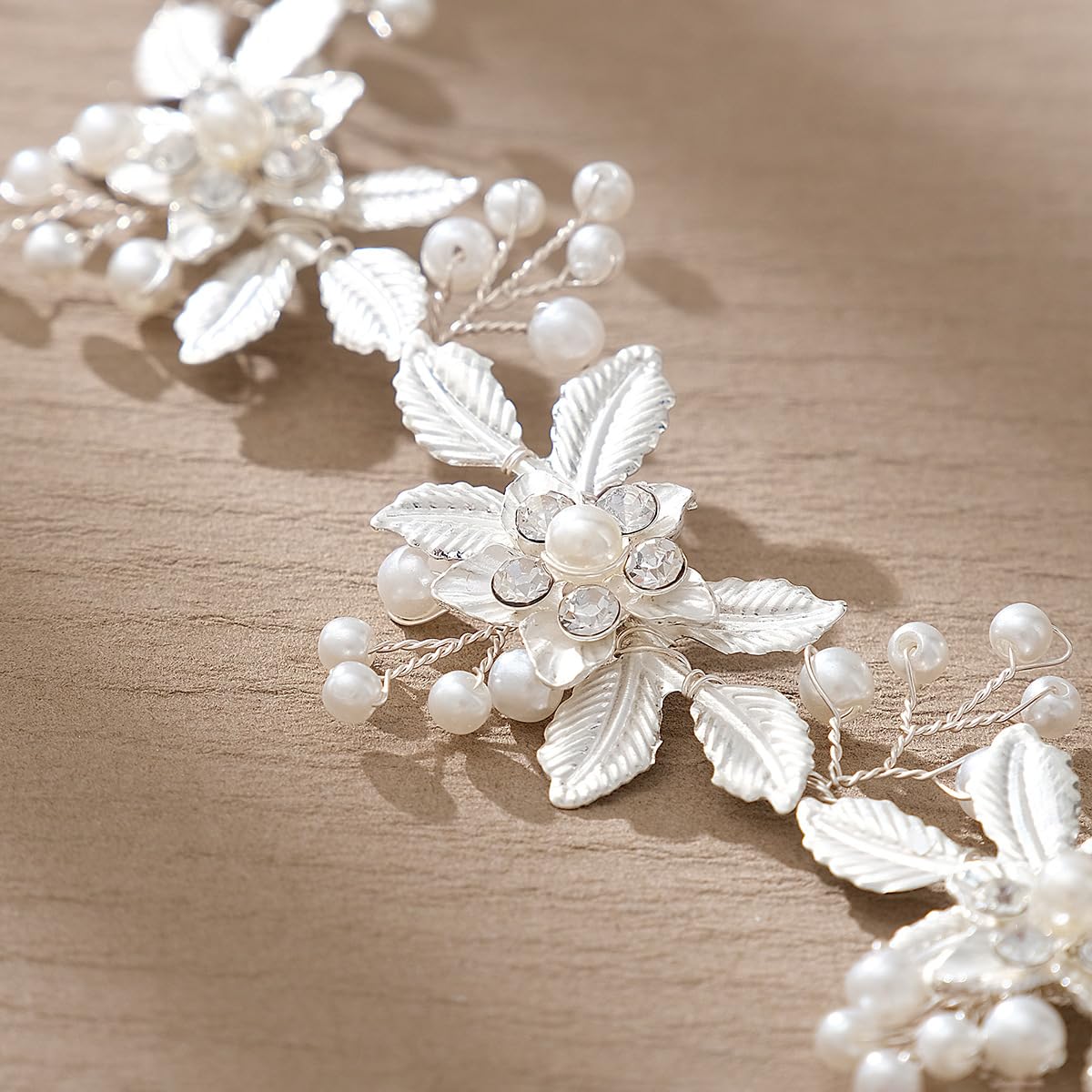 EneQutum Wedding White Metal Hairband, Crystal Pearl Headpiece, Forest flowers Hair Vine Bride Accessory for Women and Girls