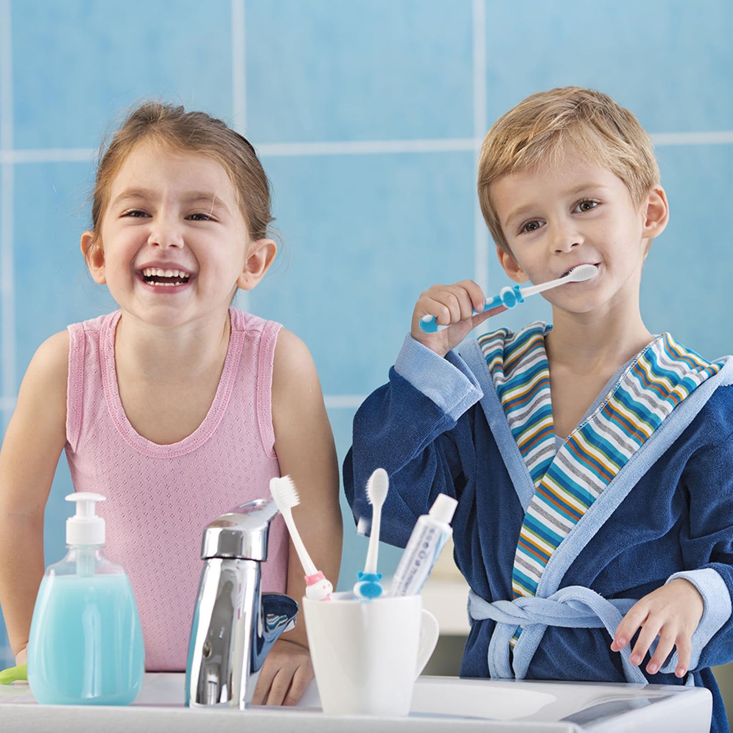 Gisdo 200 pcs Disposable Kids Toothbrush Bulk Individually Wrapped, Toddler Toothbrushes for Kid Age 2+ Children Toothbrush Set Soft Bristles Boys Girls Toothbrush
