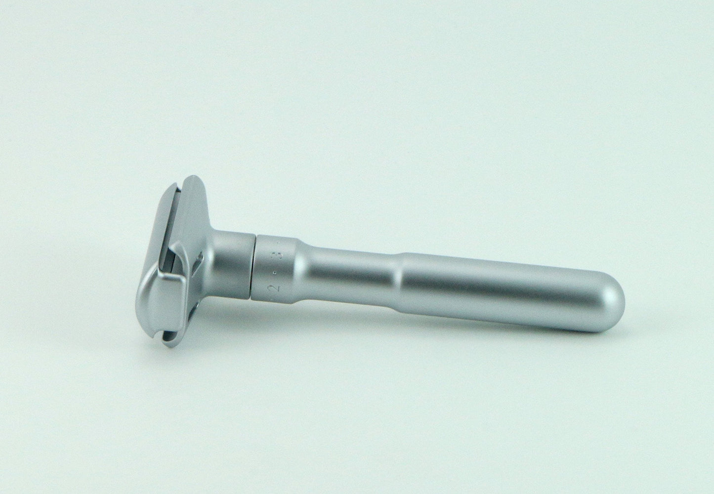 G.B.S Safety Razor, Matte Silver Finish Adjustable Tension and Friendly Shave Brush Badge Bristles Leather Protective Razor Blades