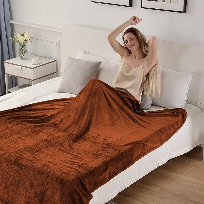 SOCHOW Flannel Fleece Blanket King Size, All Season Lightweight Super Soft Cozy Blanket for Bed or Couch, Caramel 90inch X108''