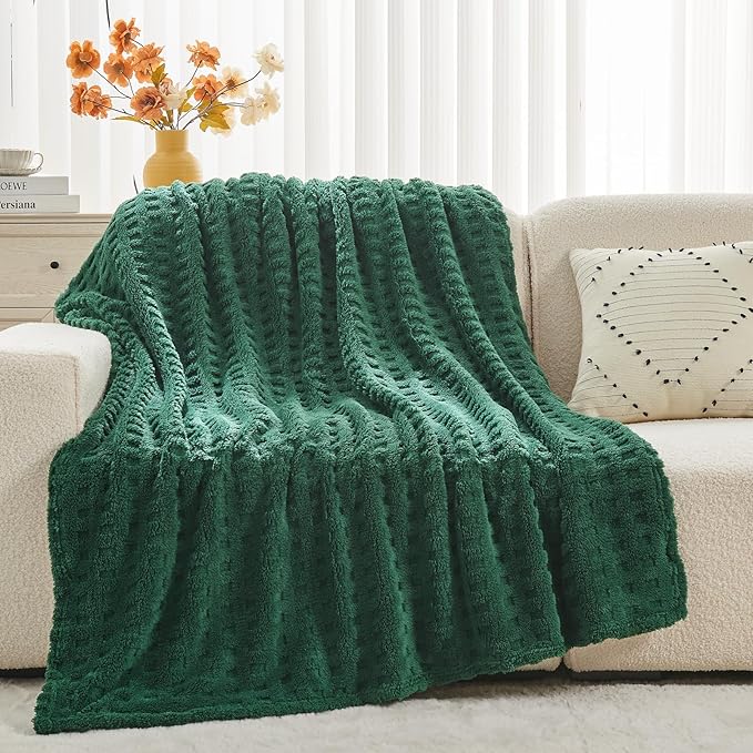 NEWCOSPLAY Super Soft Throw Blanket Green Premium Silky Flannel Fleece 3D Waffle Checkered Lightweight Bed Blanket All Season Use (Dark Green, Throw(50"x70"))